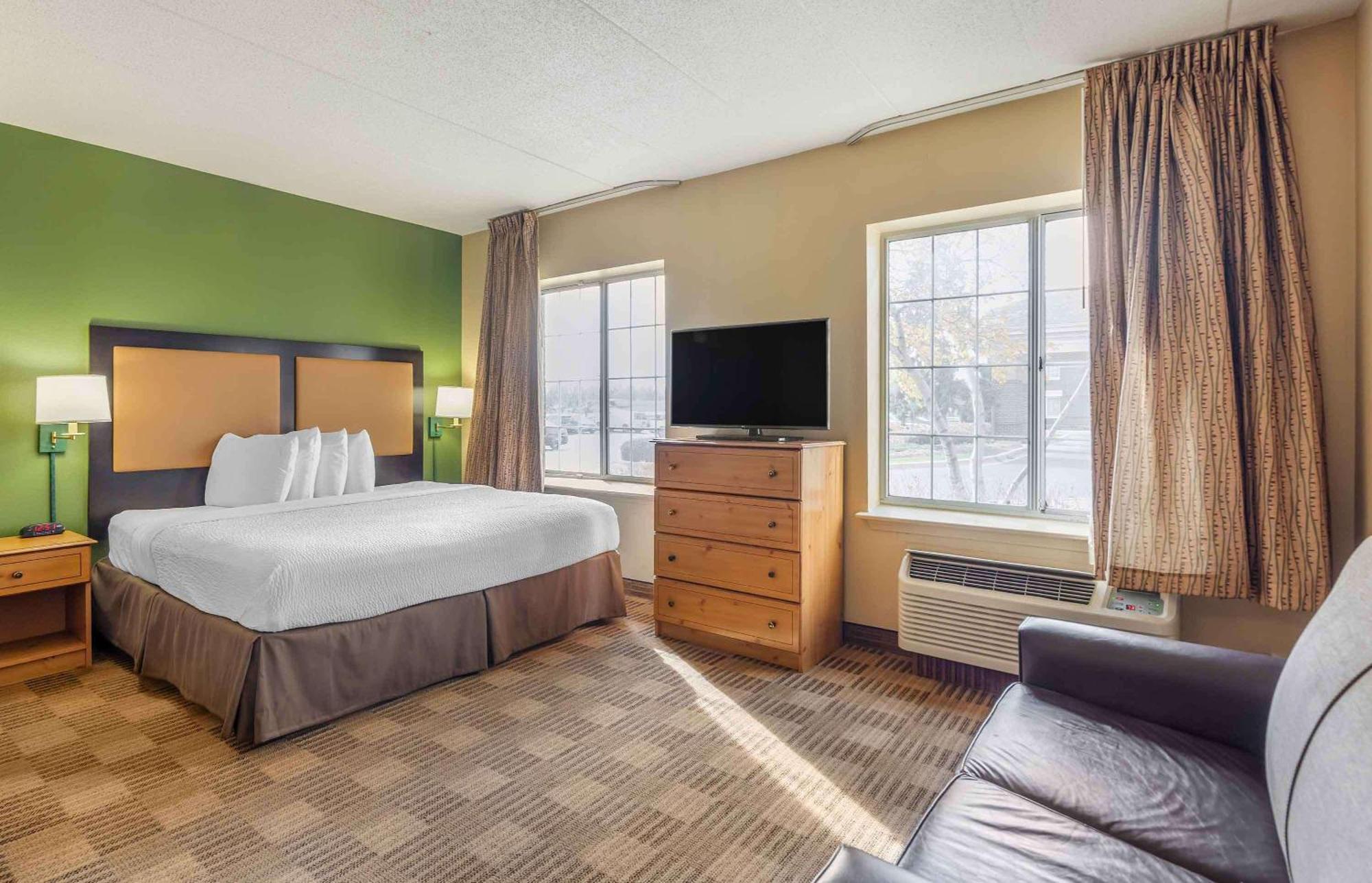 Extended Stay America Select Suites - Chicago - Lombard - Oakbrook Oakbrook Terrace Exterior foto