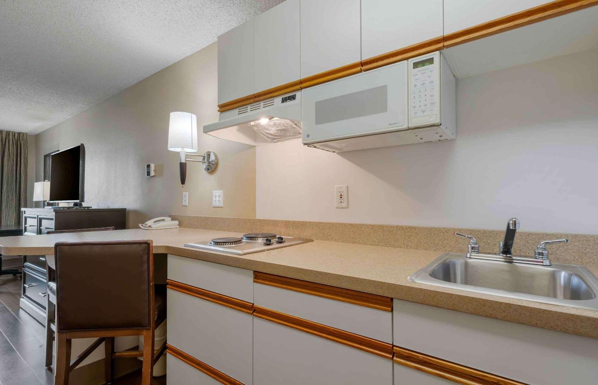 Extended Stay America Select Suites - Chicago - Lombard - Oakbrook Oakbrook Terrace Exterior foto