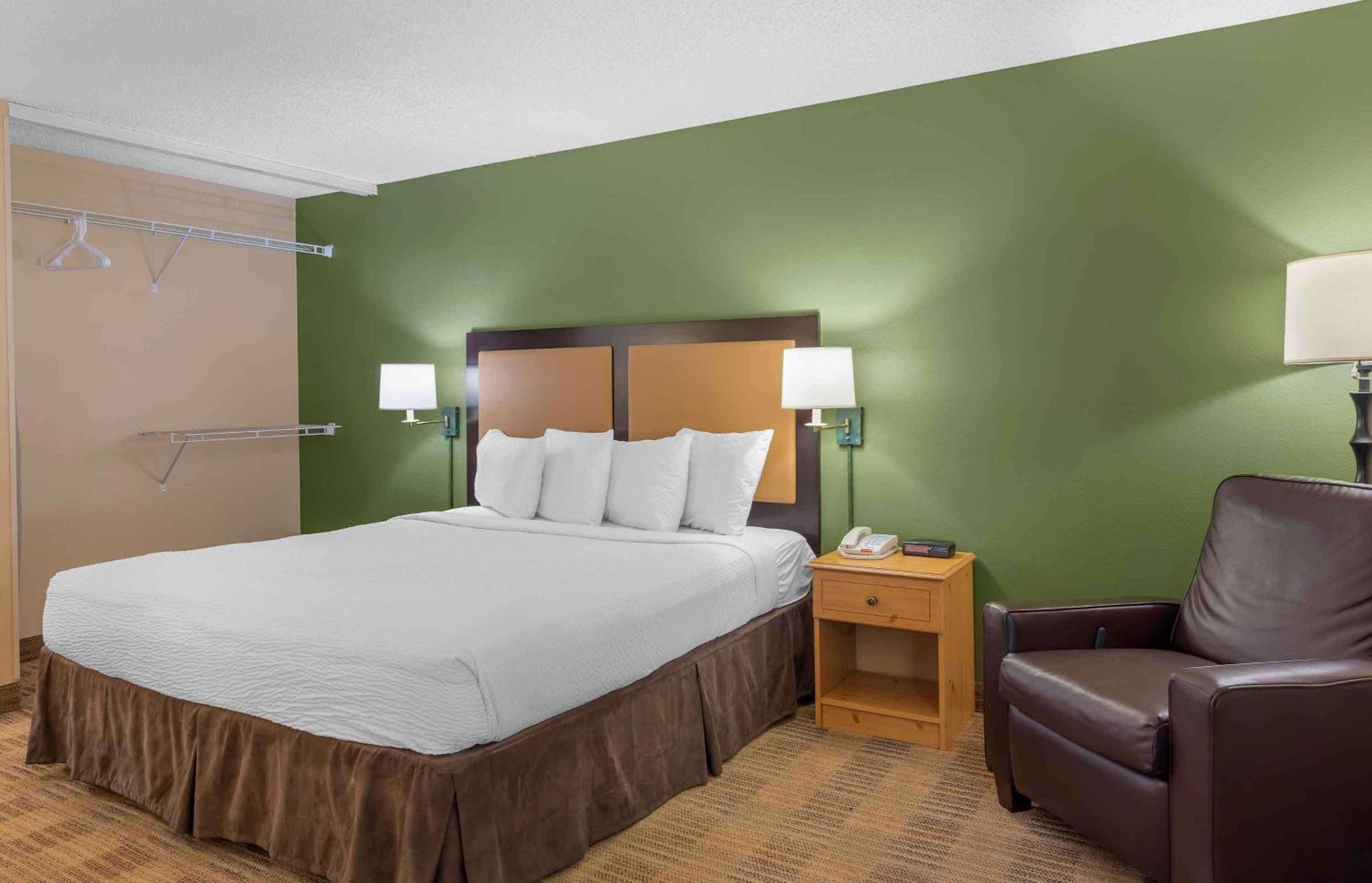 Extended Stay America Select Suites - Chicago - Lombard - Oakbrook Oakbrook Terrace Exterior foto