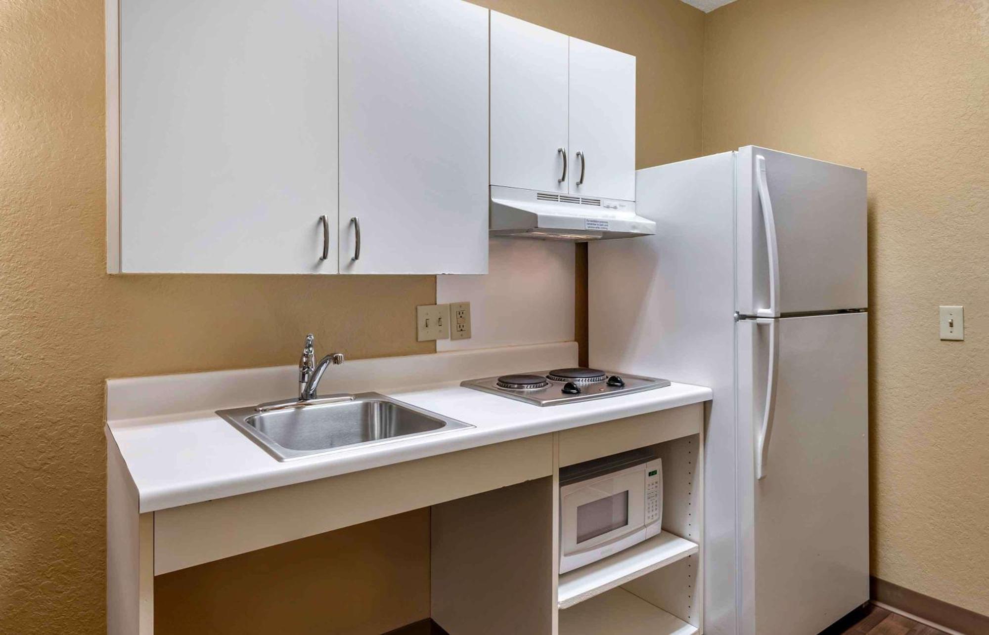 Extended Stay America Select Suites - Chicago - Lombard - Oakbrook Oakbrook Terrace Exterior foto